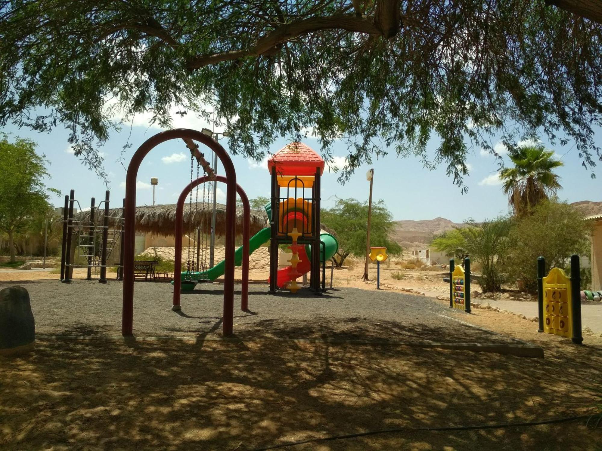 Отель Kibbutz Lotan Eco-Campus Экстерьер фото
